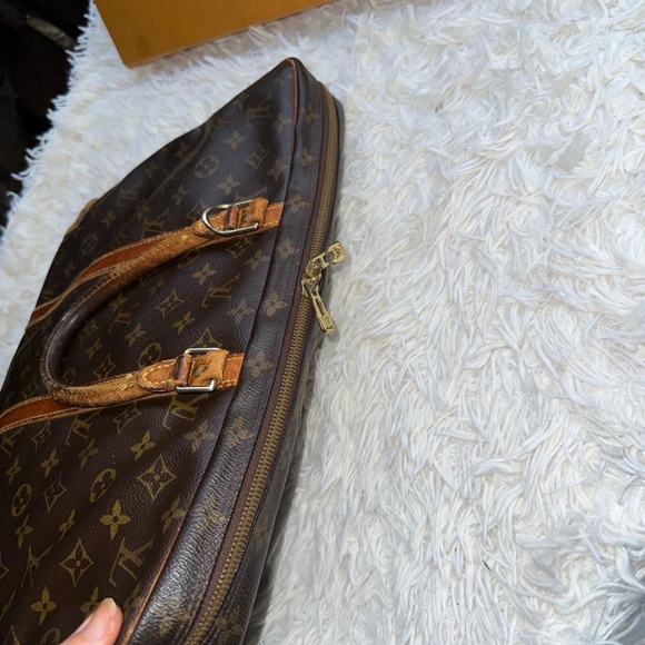 Louis Vuitton Porte Computer Bat - Picture 8 of 12